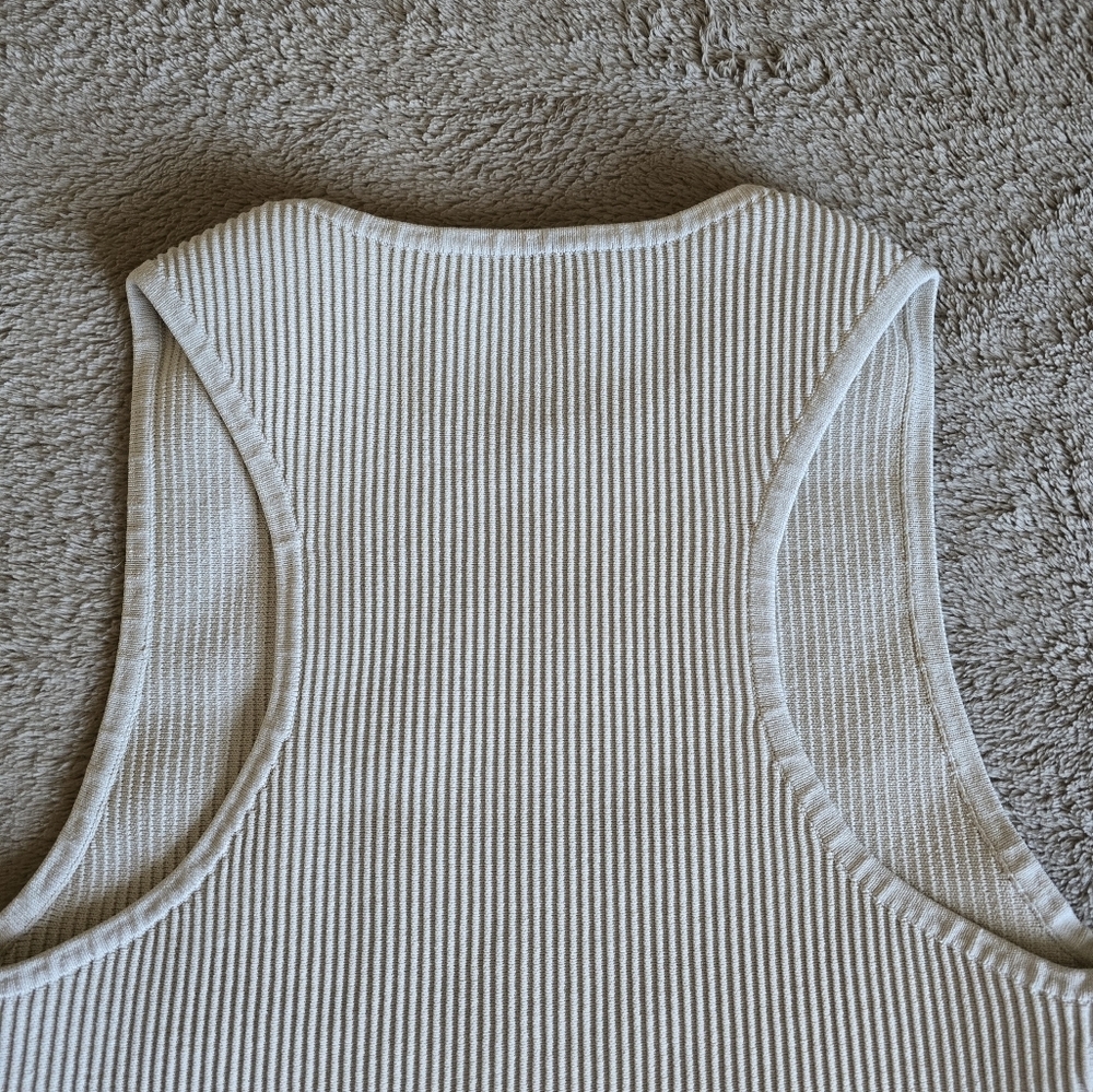 Aritzia Ribbed Cropped Tank Top in Off-White - Picture 6 of 10
